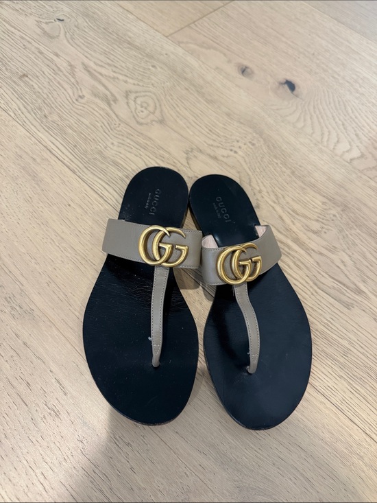 Gucci Taupe Leather GG Thong Sandals with Gold Hardware